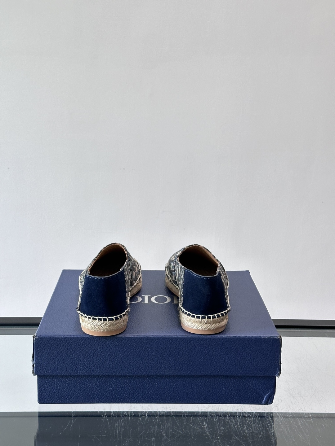 👟Dior Oblique渔夫鞋，经典老花+草编鞋底，轻便透气超适合夏天！一脚蹬设计，穿脱超方便，日常休