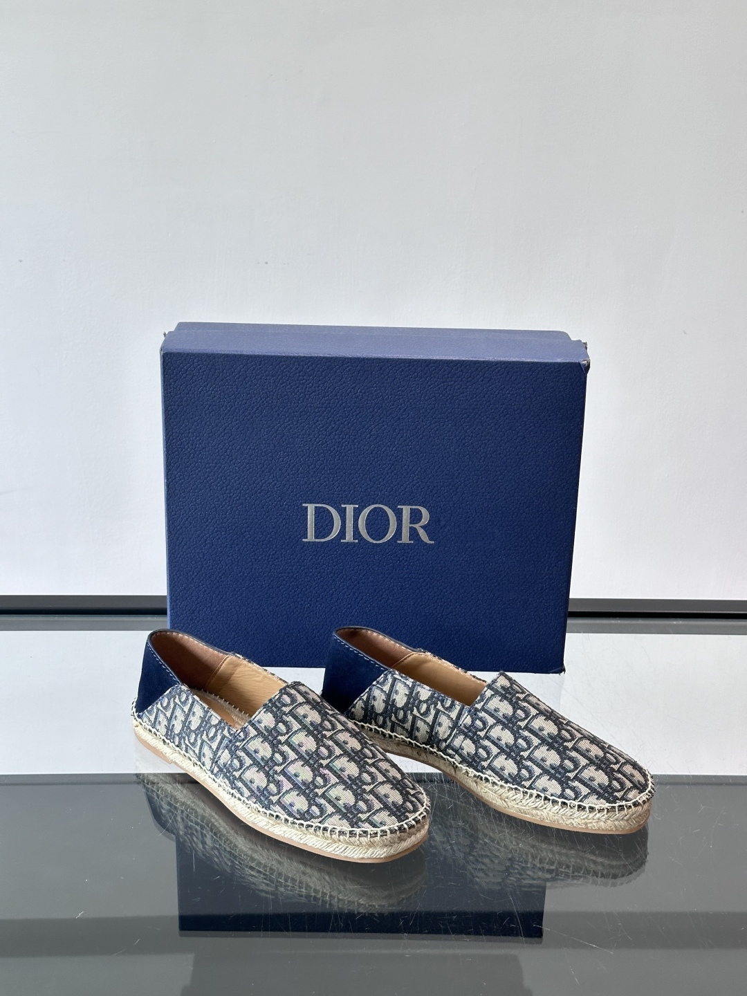👟Dior Oblique渔夫鞋，经典老花+草编鞋底，轻便透气超适合夏天！一脚蹬设计，穿脱超方便，日常休