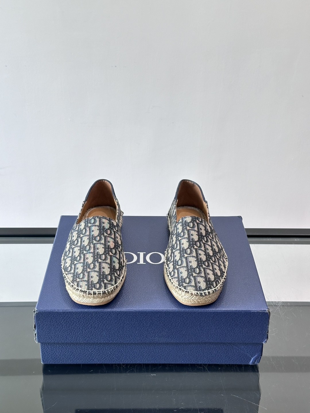 👟Dior Oblique渔夫鞋，经典老花+草编鞋底，轻便透气超适合夏天！一脚蹬设计，穿脱超方便，日常休
