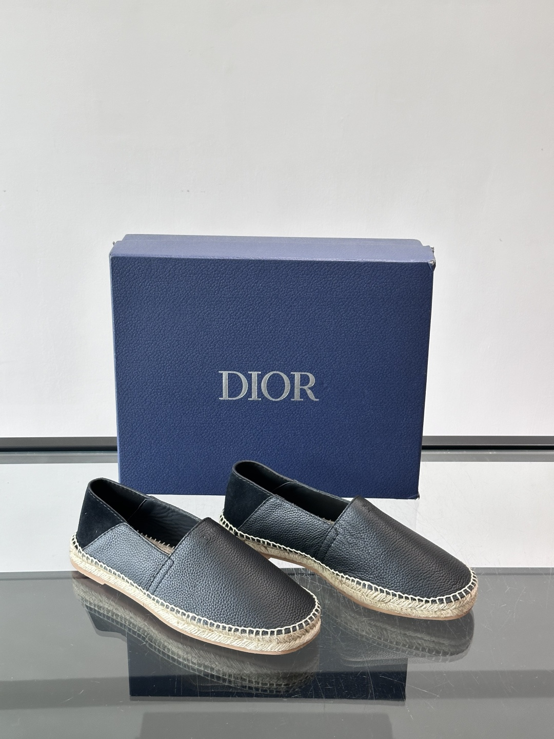 👟Dior Oblique渔夫鞋，经典老花+草编鞋底，轻便透气超适合夏天！一脚蹬设计，穿脱超方便，日常休