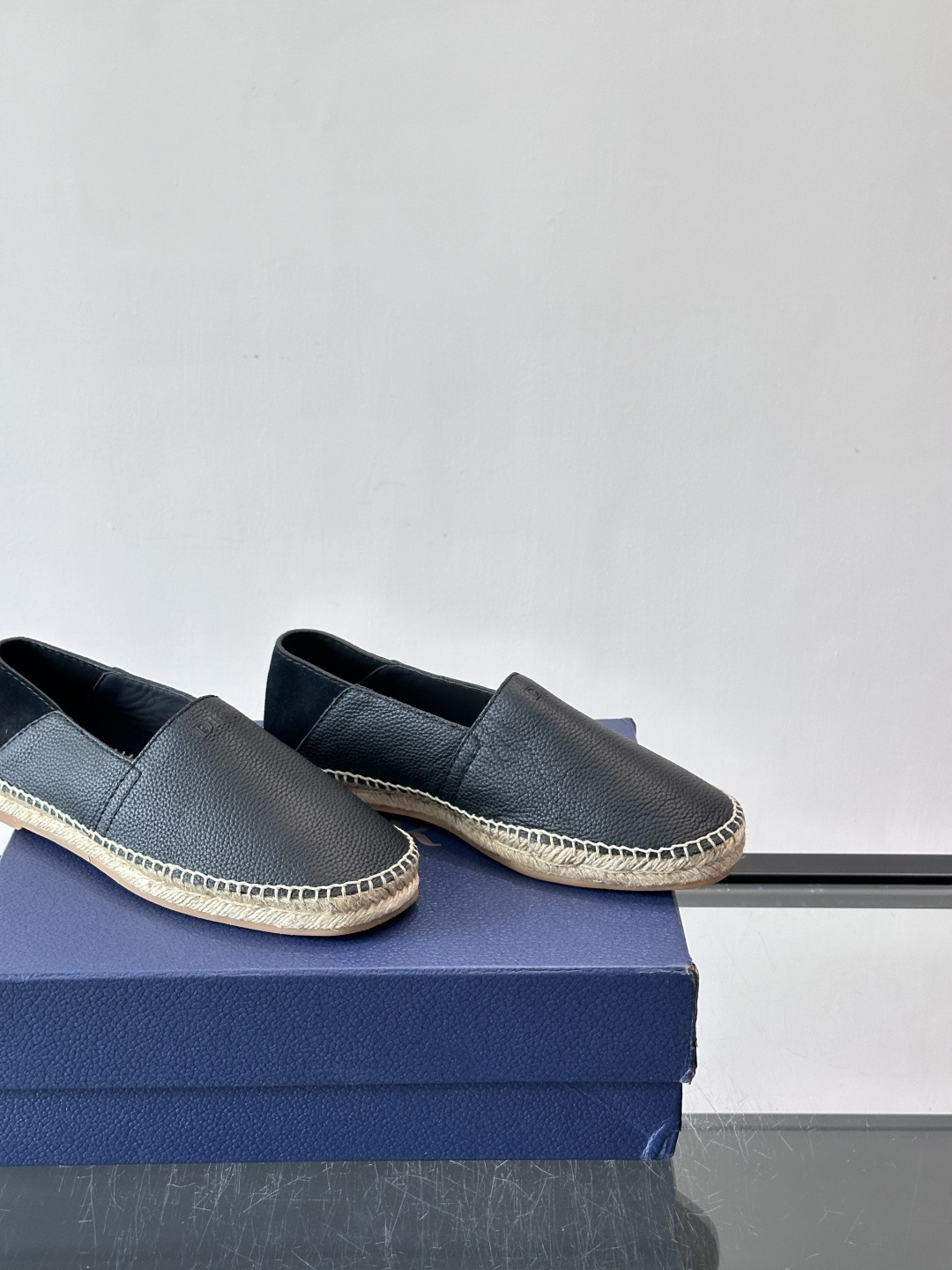 👟Dior Oblique渔夫鞋，经典老花+草编鞋底，轻便透气超适合夏天！一脚蹬设计，穿脱超方便，日常休