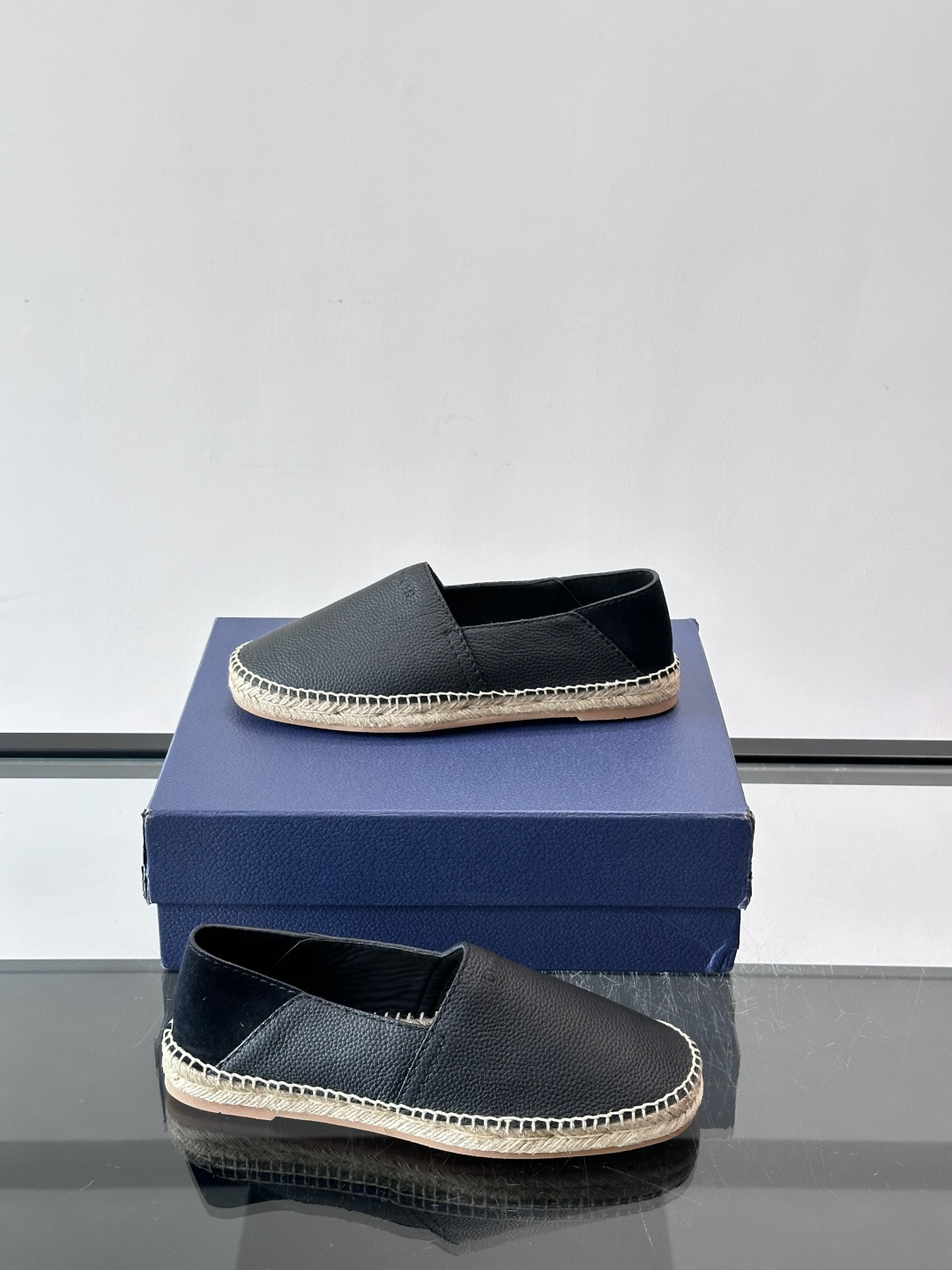 👟Dior Oblique渔夫鞋，经典老花+草编鞋底，轻便透气超适合夏天！一脚蹬设计，穿脱超方便，日常休
