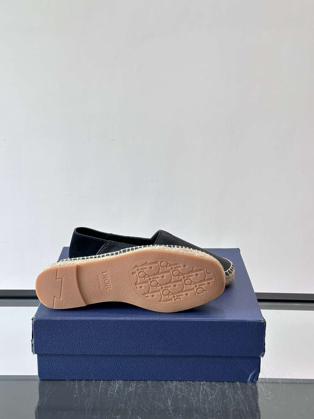 👟Dior Oblique渔夫鞋，经典老花+草编鞋底，轻便透气超适合夏天！一脚蹬设计，穿脱超方便，日常休