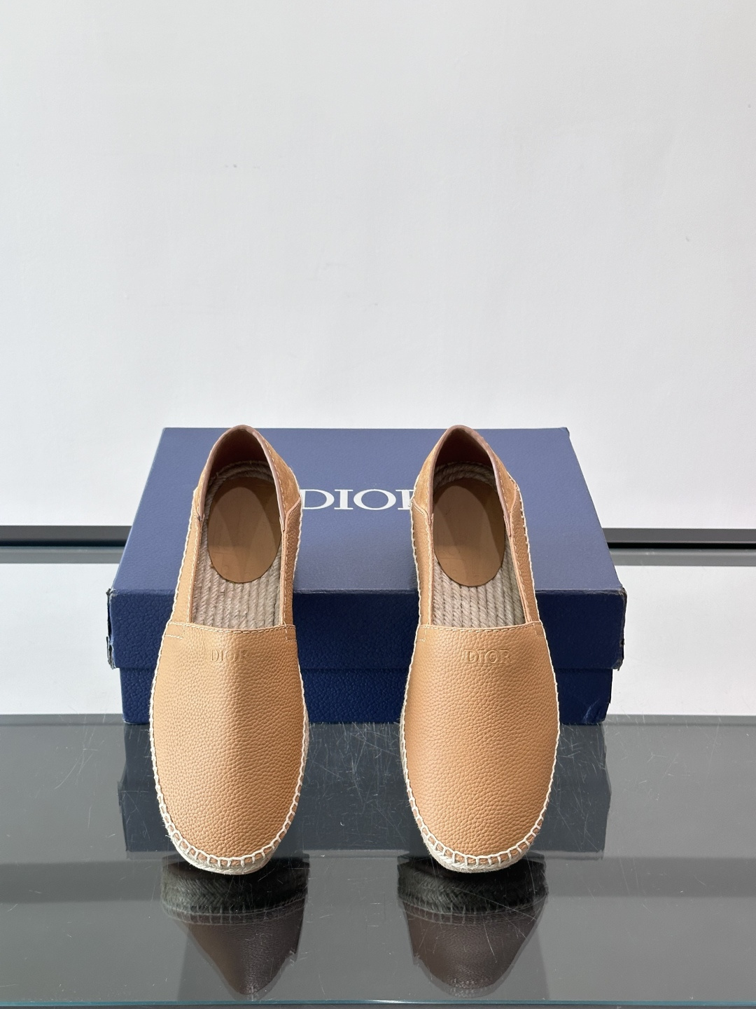 👟Dior Oblique渔夫鞋，经典老花+草编鞋底，轻便透气超适合夏天！一脚蹬设计，穿脱超方便，日常休
