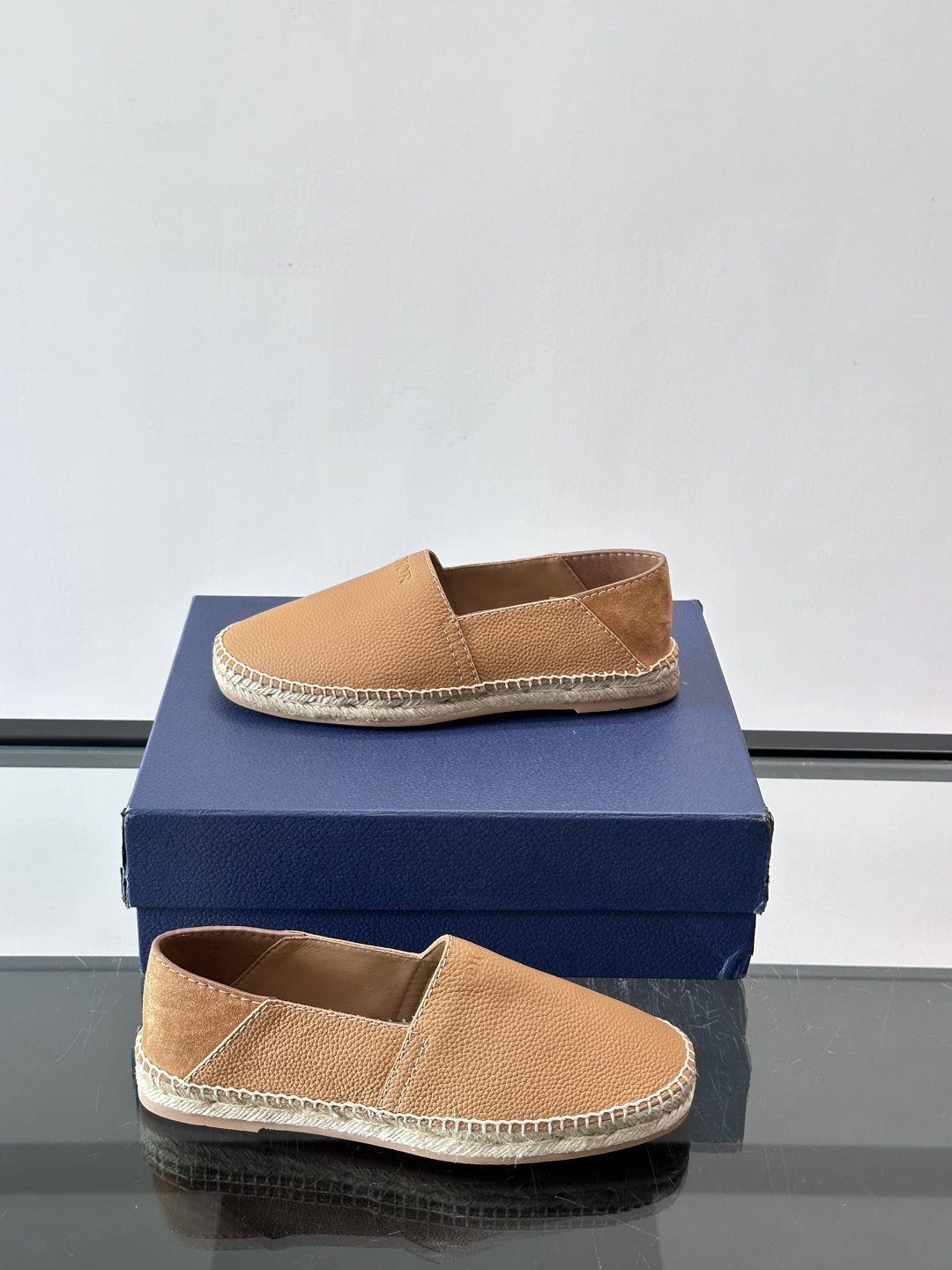 👟Dior Oblique渔夫鞋，经典老花+草编鞋底，轻便透气超适合夏天！一脚蹬设计，穿脱超方便，日常休