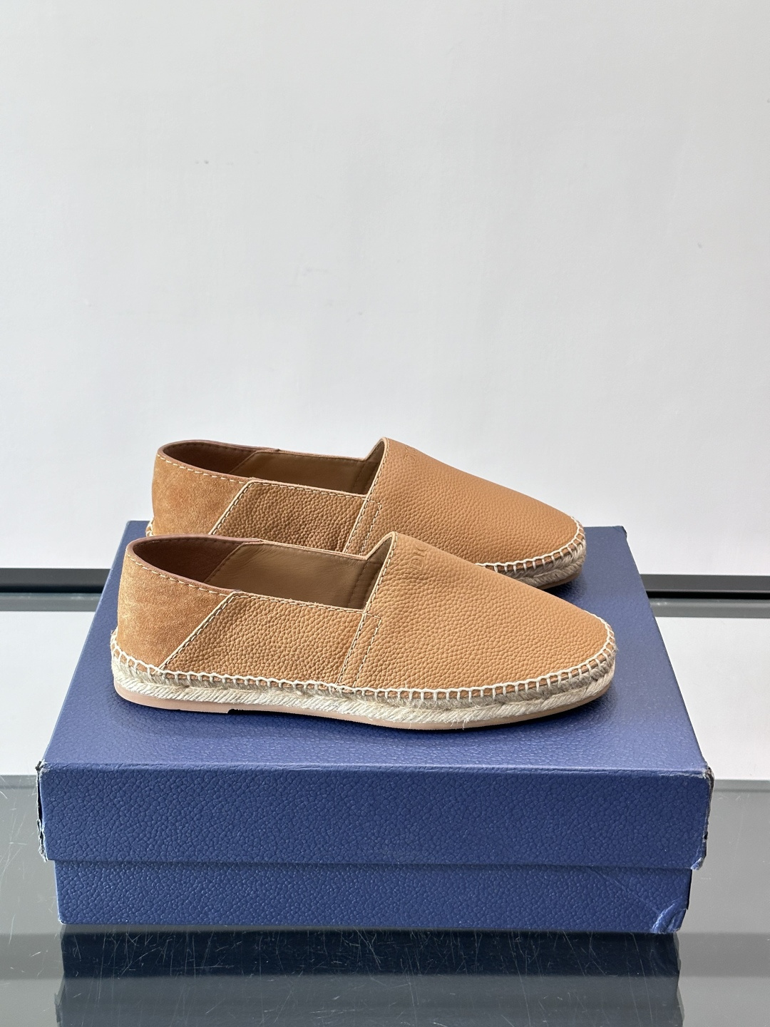 👟Dior Oblique渔夫鞋，经典老花+草编鞋底，轻便透气超适合夏天！一脚蹬设计，穿脱超方便，日常休