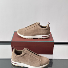 👟Loro Piana Summer Walk系列麂皮运动鞋,深棕色调,绒面革材质柔软舒适,轻质橡胶鞋底 👟Loro Piana Summer Walk系列麂皮运动鞋,深棕色调,绒面革材质柔软舒适,轻质橡胶鞋底