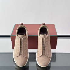 👟Loro Piana Summer Walk系列麂皮运动鞋,深棕色调,绒面革材质柔软舒适,轻质橡胶鞋底 👟Loro Piana Summer Walk系列麂皮运动鞋,深棕色调,绒面革材质柔软舒适,轻质橡胶鞋底