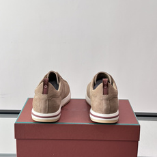 👟Loro Piana Summer Walk系列麂皮运动鞋,深棕色调,绒面革材质柔软舒适,轻质橡胶鞋底 👟Loro Piana Summer Walk系列麂皮运动鞋,深棕色调,绒面革材质柔软舒适,轻质橡胶鞋底