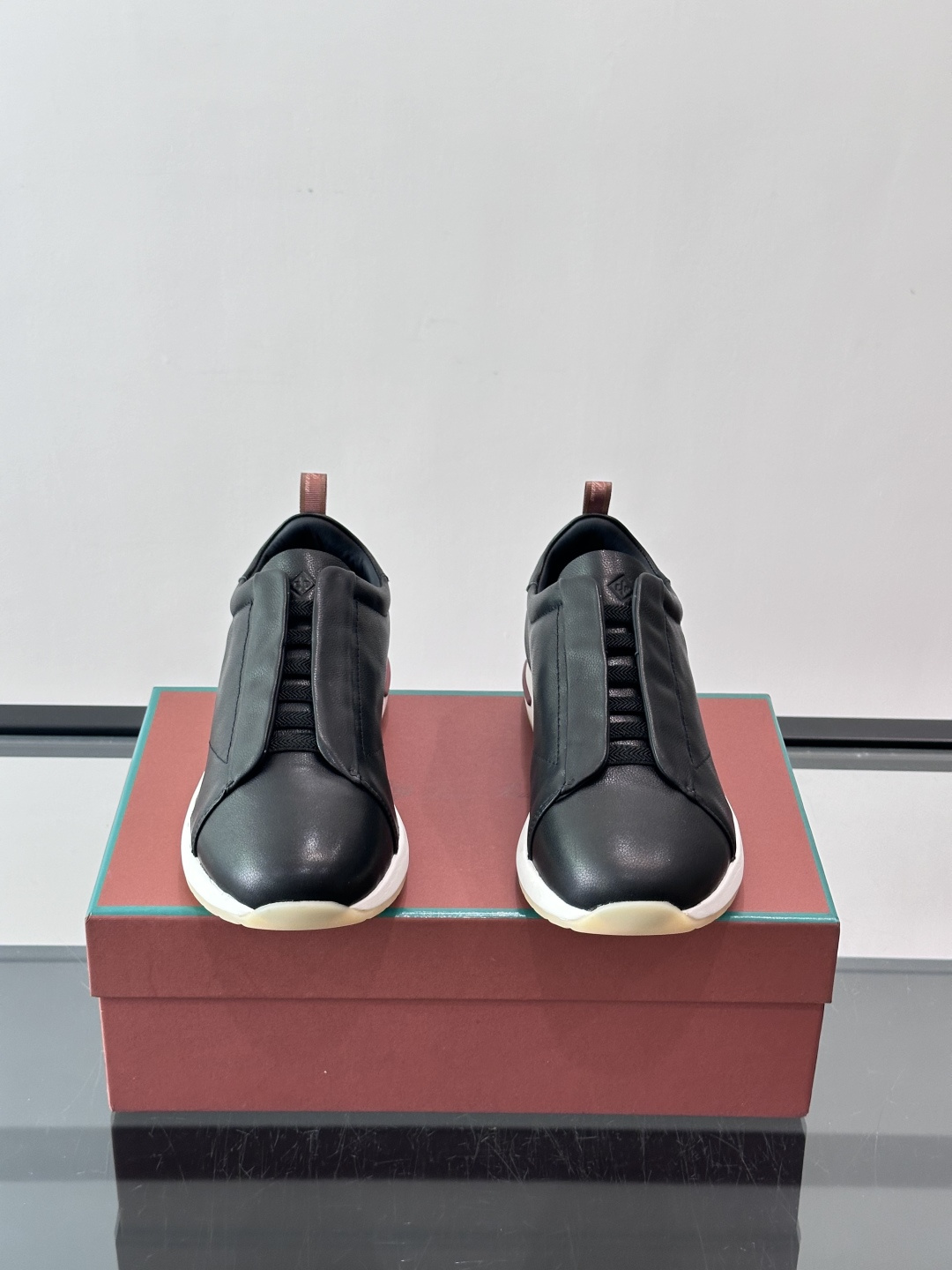 👟Loro Piana Tennis Walk休闲鞋，采用胎牛皮鞋面，柔软又耐穿，鞋底轻便舒适，适合长时