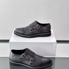👞Berluti双扣孟克鞋,选用优质小牛皮,鞋面光滑细腻,低调光泽感超赞✨。双扣设计+修长杏仁头,线条利 👞Berluti双扣孟克鞋,选用优质小牛皮,鞋面光滑细腻,低调光泽感超赞✨。双扣设计+修长杏仁头,线条利