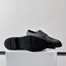 👞Berluti双扣孟克鞋,选用优质小牛皮,鞋面光滑细腻,低调光泽感超赞✨。双扣设计+修长杏仁头,线条利 👞Berluti双扣孟克鞋,选用优质小牛皮,鞋面光滑细腻,低调光泽感超赞✨。双扣设计+修长杏仁头,线条利