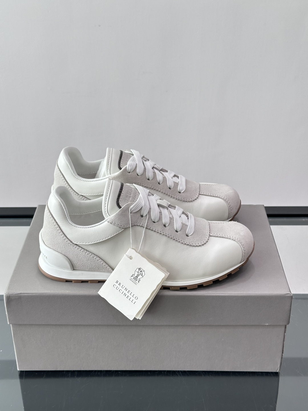 Brunello Cucinelli ss春夏新款 情侣款👫此品牌是来自意大利的世界顶级奢侈品牌，被誉为