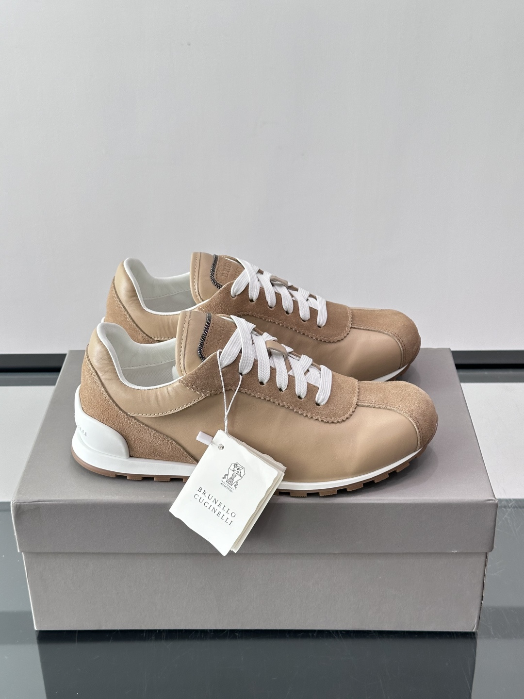 Brunello Cucinelli ss春夏新款 情侣款👫此品牌是来自意大利的世界顶级奢侈品牌，被誉为