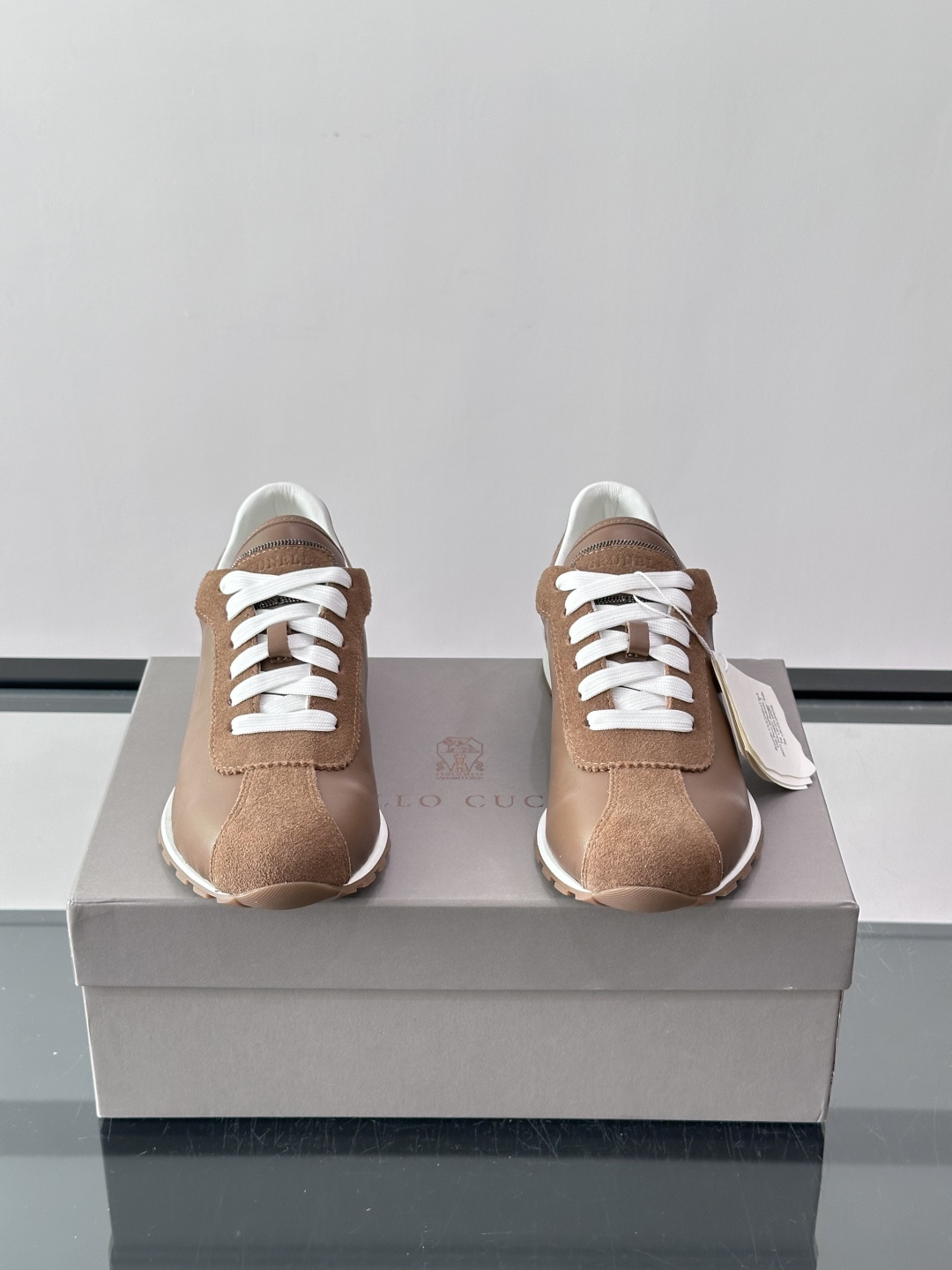 Brunello Cucinelli ss春夏新款 情侣款👫此品牌是来自意大利的世界顶级奢侈品牌,被誉为 Brunello Cucinelli ss春夏新款 情侣款👫此品牌是来自意大利的世界顶级奢侈品牌,被誉为