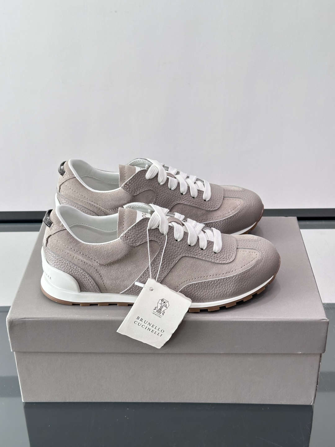 Brunello Cucinelli ss春夏新款 情侣款👫此品牌是来自意大利的世界顶级奢侈品牌，被誉为