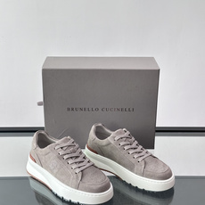 Brunello Cucinelli 男士运动鞋👟这款运动鞋采用牛皮+反绒牛皮拼接,微孔设计超透气, Brunello Cucinelli 男士运动鞋👟这款运动鞋采用牛皮+反绒牛皮拼接,微孔设计超透气,