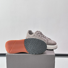 Brunello Cucinelli 男士运动鞋👟这款运动鞋采用牛皮+反绒牛皮拼接,微孔设计超透气, Brunello Cucinelli 男士运动鞋👟这款运动鞋采用牛皮+反绒牛皮拼接,微孔设计超透气,