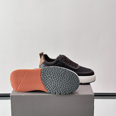 Brunello Cucinelli 男士运动鞋👟这款运动鞋采用牛皮➕透气网面拼接,设计超透气,穿着 Brunello Cucinelli 男士运动鞋👟这款运动鞋采用牛皮➕透气网面拼接,设计超透气,穿着