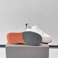 Brunello Cucinelli 男士运动鞋👟这款运动鞋采用牛皮➕透气网面拼接,设计超透气,穿着 Brunello Cucinelli 男士运动鞋👟这款运动鞋采用牛皮➕透气网面拼接,设计超透气,穿着