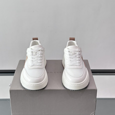 Brunello Cucinelli 男士运动鞋👟这款运动鞋采用牛皮➕透气网面拼接,设计超透气,穿着 Brunello Cucinelli 男士运动鞋👟这款运动鞋采用牛皮➕透气网面拼接,设计超透气,穿着