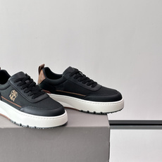Brunello Cucinelli 男士运动鞋👟这款运动鞋采用牛皮➕透气网面拼接,设计超透气,穿着 Brunello Cucinelli 男士运动鞋👟这款运动鞋采用牛皮➕透气网面拼接,设计超透气,穿着