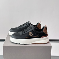 Brunello Cucinelli 男士运动鞋👟这款运动鞋采用牛皮➕透气网面拼接,设计超透气,穿着 Brunello Cucinelli 男士运动鞋👟这款运动鞋采用牛皮➕透气网面拼接,设计超透气,穿着