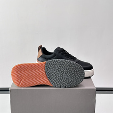 Brunello Cucinelli 男士运动鞋👟这款运动鞋采用牛皮➕透气网面拼接,设计超透气,穿着 Brunello Cucinelli 男士运动鞋👟这款运动鞋采用牛皮➕透气网面拼接,设计超透气,穿着