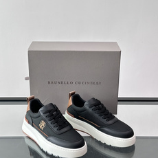 Brunello Cucinelli 男士运动鞋👟这款运动鞋采用牛皮➕透气网面拼接,设计超透气,穿着 Brunello Cucinelli 男士运动鞋👟这款运动鞋采用牛皮➕透气网面拼接,设计超透气,穿着