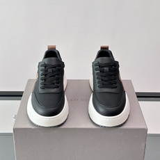 Brunello Cucinelli 男士运动鞋👟这款运动鞋采用牛皮➕透气网面拼接,设计超透气,穿着 Brunello Cucinelli 男士运动鞋👟这款运动鞋采用牛皮➕透气网面拼接,设计超透气,穿着