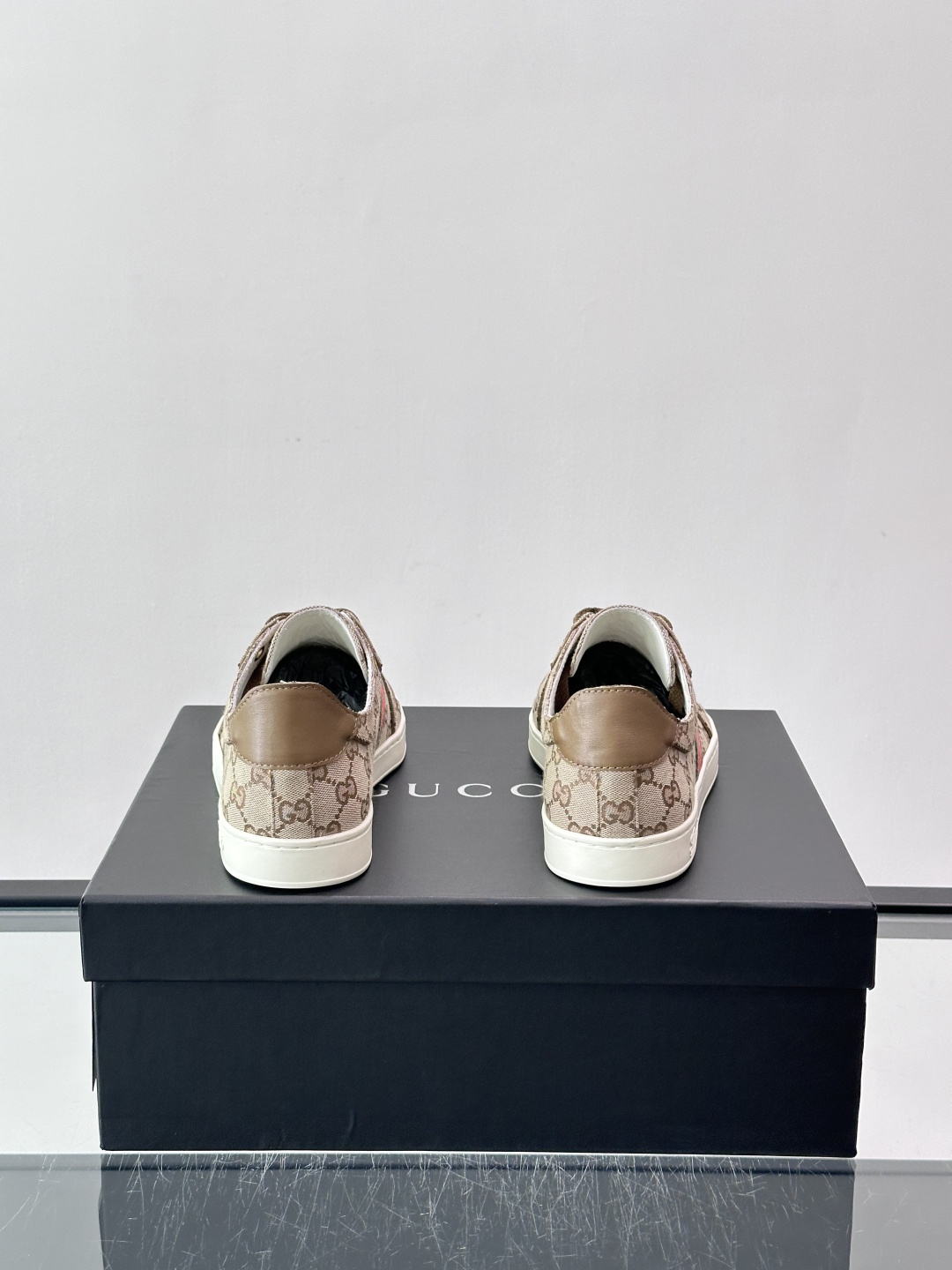 ​​👟Gucci 2026春夏新款GG老花运动鞋，米色+乌木色Original GG帆布，搭配红绿Web