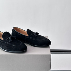 Brunello Cucinelli 男士一脚蹬休闲鞋👟柔软麂皮鞋面,内里皮革,穿着舒适,橡胶鞋底耐磨又 Brunello Cucinelli 男士一脚蹬休闲鞋👟柔软麂皮鞋面,内里皮革,穿着舒适,橡胶鞋底耐磨又