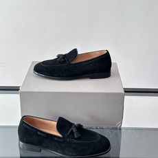 Brunello Cucinelli 男士一脚蹬休闲鞋👟柔软麂皮鞋面,内里皮革,穿着舒适,橡胶鞋底耐磨又 Brunello Cucinelli 男士一脚蹬休闲鞋👟柔软麂皮鞋面,内里皮革,穿着舒适,橡胶鞋底耐磨又