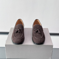 Brunello Cucinelli 男士一脚蹬休闲鞋👟柔软麂皮鞋面,内里皮革,穿着舒适,橡胶鞋底耐磨又 Brunello Cucinelli 男士一脚蹬休闲鞋👟柔软麂皮鞋面,内里皮革,穿着舒适,橡胶鞋底耐磨又