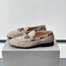 Brunello Cucinelli 男士一脚蹬休闲鞋👟柔软麂皮鞋面,内里皮革,穿着舒适,橡胶鞋底耐磨又 Brunello Cucinelli 男士一脚蹬休闲鞋👟柔软麂皮鞋面,内里皮革,穿着舒适,橡胶鞋底耐磨又