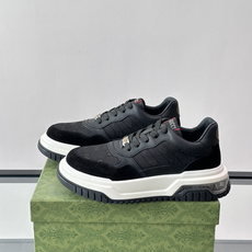 👟Gucci Screener系列厚底饼干鞋,采用牛皮,侧面点缀红绿织带,品牌辨识度超高✨。厚底设计约3 👟Gucci Screener系列厚底饼干鞋,采用牛皮,侧面点缀红绿织带,品牌辨识度超高✨。厚底设计约3