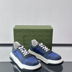 👟Gucci Screener系列厚底饼干鞋,采用牛皮,侧面点缀红绿织带,品牌辨识度超高✨。厚底设计约3 👟Gucci Screener系列厚底饼干鞋,采用牛皮,侧面点缀红绿织带,品牌辨识度超高✨。厚底设计约3