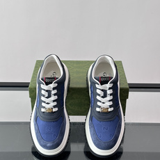 👟Gucci Screener系列厚底饼干鞋,采用牛皮,侧面点缀红绿织带,品牌辨识度超高✨。厚底设计约3 👟Gucci Screener系列厚底饼干鞋,采用牛皮,侧面点缀红绿织带,品牌辨识度超高✨。厚底设计约3