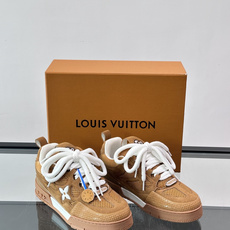 L家Skate ss26情侣款👫运动鞋👟采用复古风格的 calfleather材质,其独特的针织领设计灵 L家Skate ss26情侣款👫运动鞋👟采用复古风格的 calfleather材质,其独特的针织领设计灵