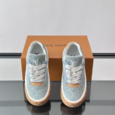 LV Tilted饼干鞋👟LV Tilted饼干鞋是路易威登SS26春夏系列新品,采用绒面牛皮革 LV Tilted饼干鞋👟LV Tilted饼干鞋是路易威登SS26春夏系列新品,采用绒面牛皮革