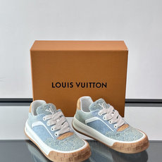 LV Tilted饼干鞋👟LV Tilted饼干鞋是路易威登SS26春夏系列新品,采用绒面牛皮革 LV Tilted饼干鞋👟LV Tilted饼干鞋是路易威登SS26春夏系列新品,采用绒面牛皮革