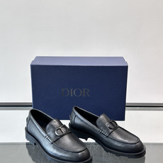 👞Dior男士商务休闲皮鞋,选用进口小牛皮,质感细腻耐用,内里水染牛皮,穿着舒适透气✨。经典乐福鞋设计, 👞Dior男士商务休闲皮鞋,选用进口小牛皮,质感细腻耐用,内里水染牛皮,穿着舒适透气✨。经典乐福鞋设计,