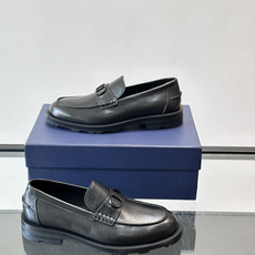 👞Dior男士商务休闲皮鞋,选用进口小牛皮,质感细腻耐用,内里水染牛皮,穿着舒适透气✨。经典乐福鞋设计, 👞Dior男士商务休闲皮鞋,选用进口小牛皮,质感细腻耐用,内里水染牛皮,穿着舒适透气✨。经典乐福鞋设计,
