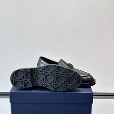 👞Dior男士商务休闲皮鞋,选用进口小牛皮,质感细腻耐用,内里水染牛皮,穿着舒适透气✨。经典乐福鞋设计, 👞Dior男士商务休闲皮鞋,选用进口小牛皮,质感细腻耐用,内里水染牛皮,穿着舒适透气✨。经典乐福鞋设计,