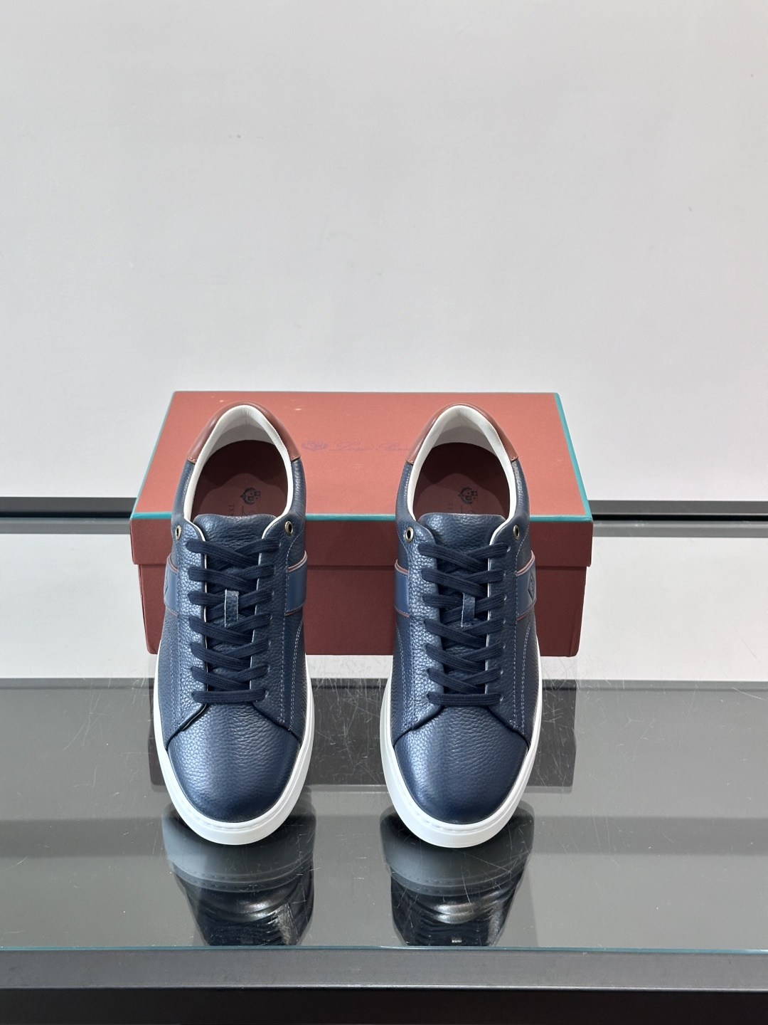LoroPiana/诺悠翩雅 WeekendWalk男士新款厚底运动鞋，上脚踩云朵般舒服的LP系带休闲鞋