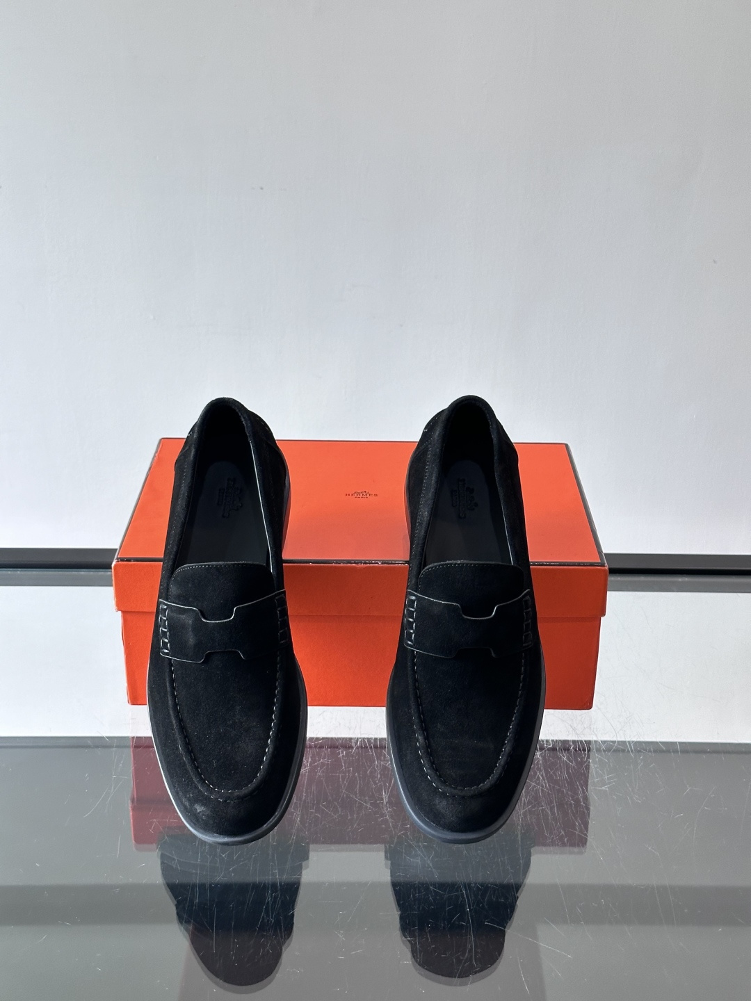 爱马仕Hermes皮鞋👞。2026高级感商务穿搭必备的男鞋~~进口原版牛皮，水染头层牛里，进口橡胶大底！