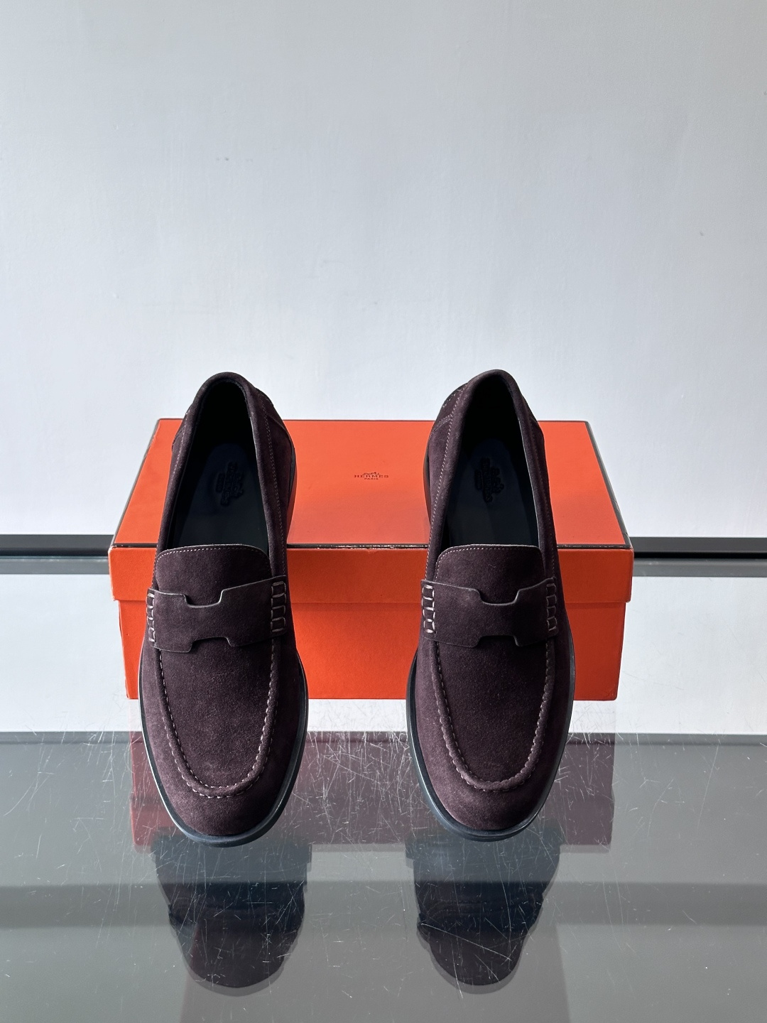 爱马仕Hermes皮鞋👞。2026高级感商务穿搭必备的男鞋~~进口原版牛皮，水染头层牛里，进口橡胶大底！