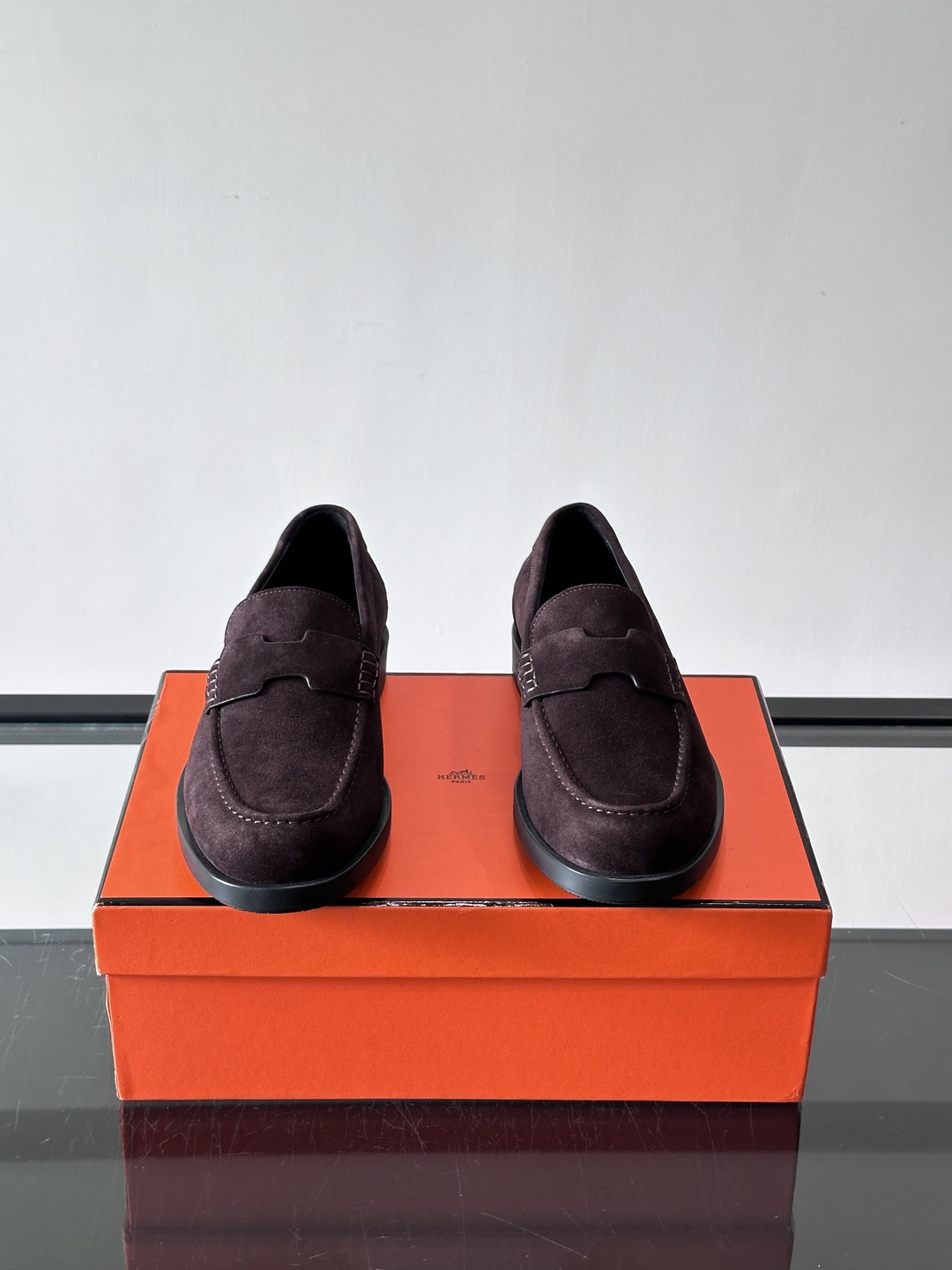 爱马仕Hermes皮鞋👞。2026高级感商务穿搭必备的男鞋~~进口原版牛皮，水染头层牛里，进口橡胶大底！