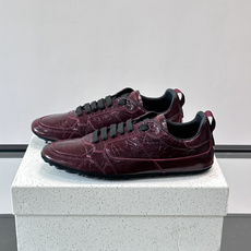 👟Dolce & Gabbana 系列运动鞋,皮革鞋面,简约复古设计,低调又有质感✨。橡胶鞋底,穿着舒适 👟Dolce & Gabbana 系列运动鞋,皮革鞋面,简约复古设计,低调又有质感✨。橡胶鞋底,穿着舒适