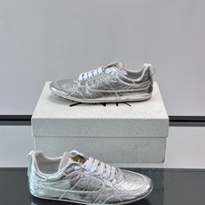 👟Dolce & Gabbana 系列运动鞋,皮革鞋面,简约复古设计,低调又有质感✨。橡胶鞋底,穿着舒适 👟Dolce & Gabbana 系列运动鞋,皮革鞋面,简约复古设计,低调又有质感✨。橡胶鞋底,穿着舒适